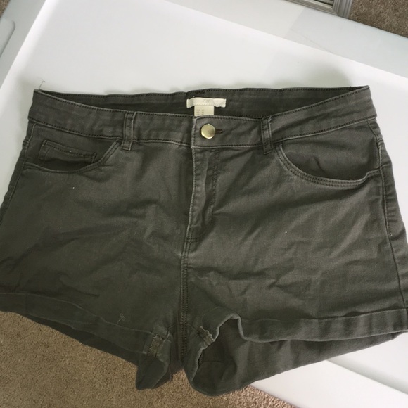 H&M shorts - Picture 1 of 3
